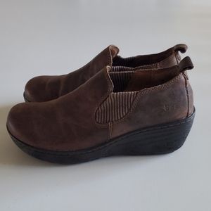B.O.C. Size 7 Leather Brown Slip-on Shoes